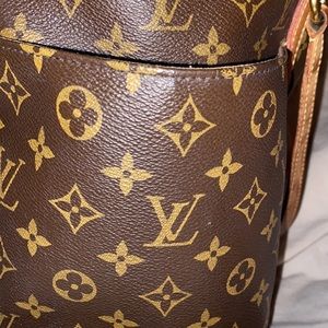 Louis Vuitton totally pm